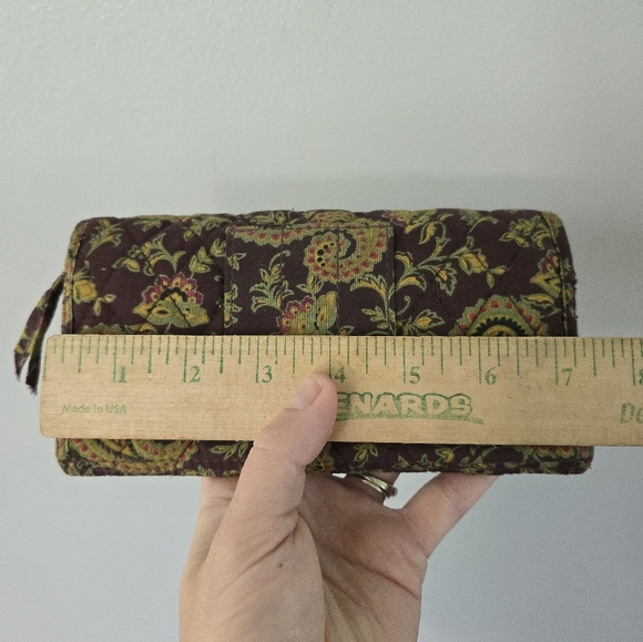 MaggiB Green Floral Paisley Quilt Fabric Large Wallet - Picture 11 of 12